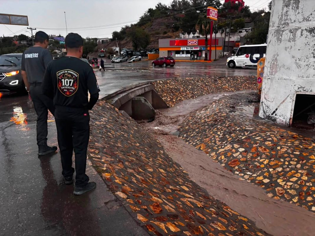 Tras fuertes lluvias, recorren zonas vulnerables Tras fuertes lluvias, recorren zonas vulnerables