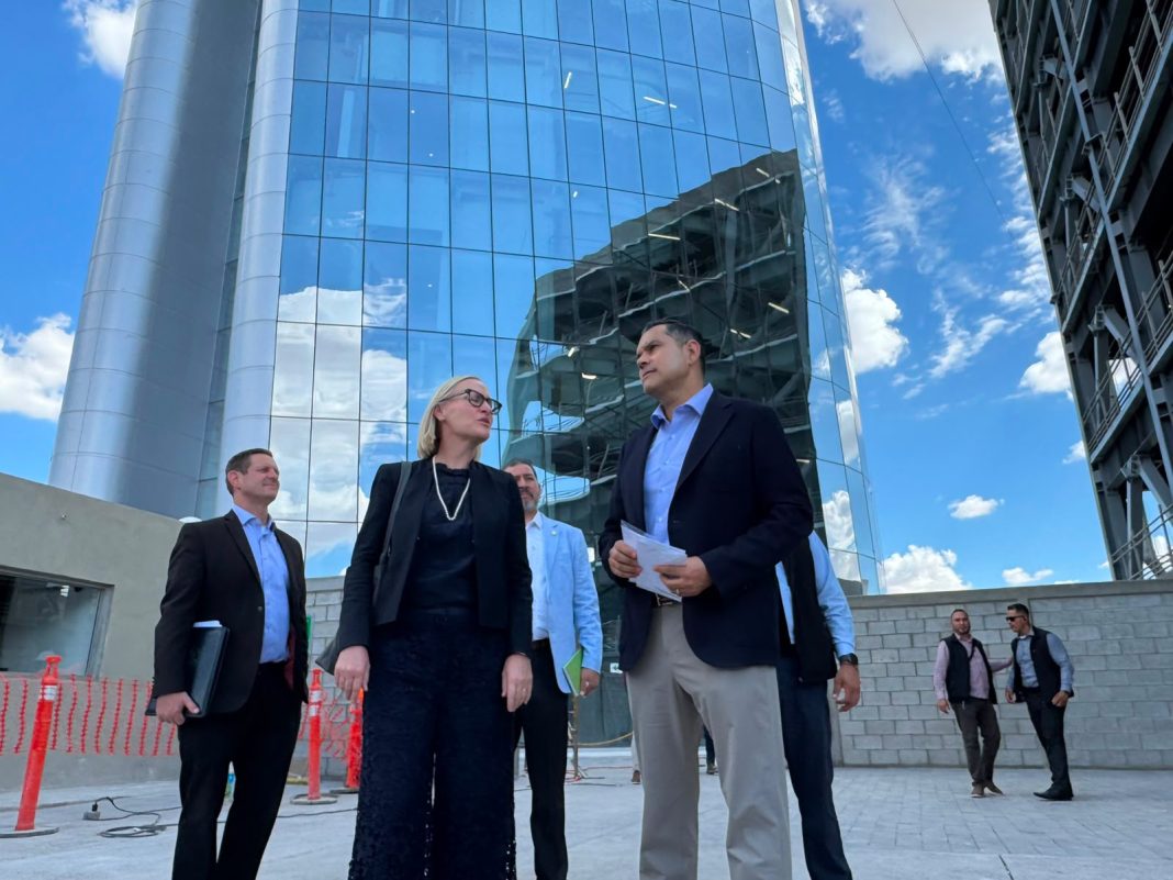 Recorre Cónsul de EU Torre Centinela Recorre Cónsul de EU Torre Centinela